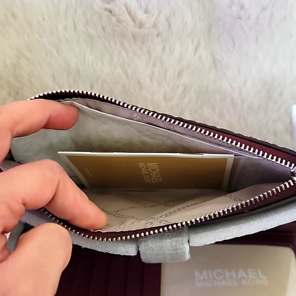 Michael Kors wristlet burgundy wallet - Picture 6 of 11